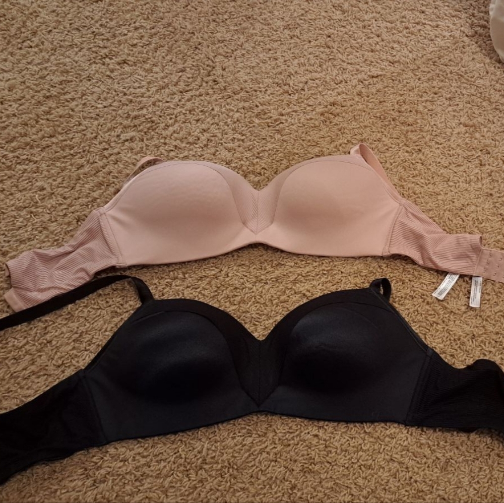 Like New Soma Wireless Bras 36DD